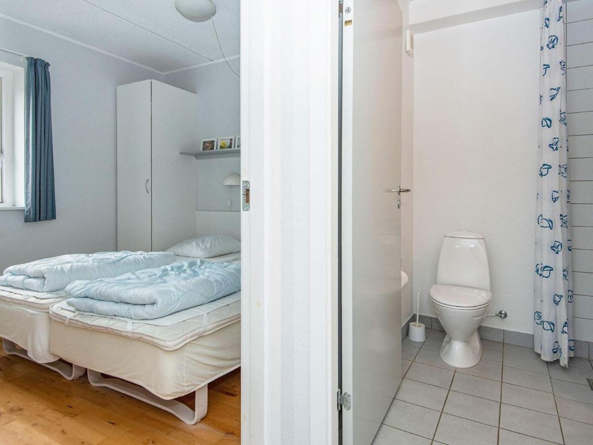 6 Person Holiday Home In H Jer Hojer Экстерьер фото